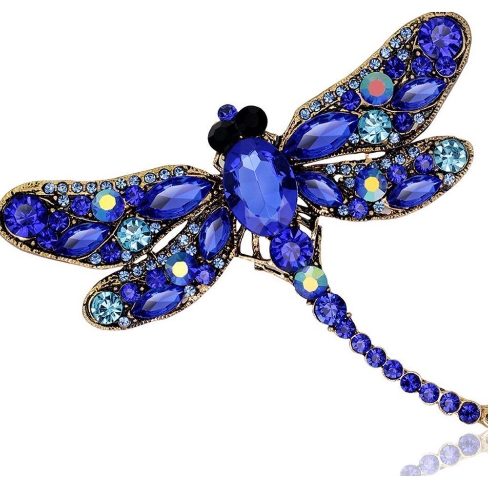 💙 Betsey Johnson stunning crystal butterfly brooch💙